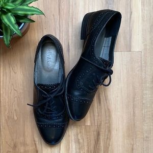 Kelly & Katie Black Oxford